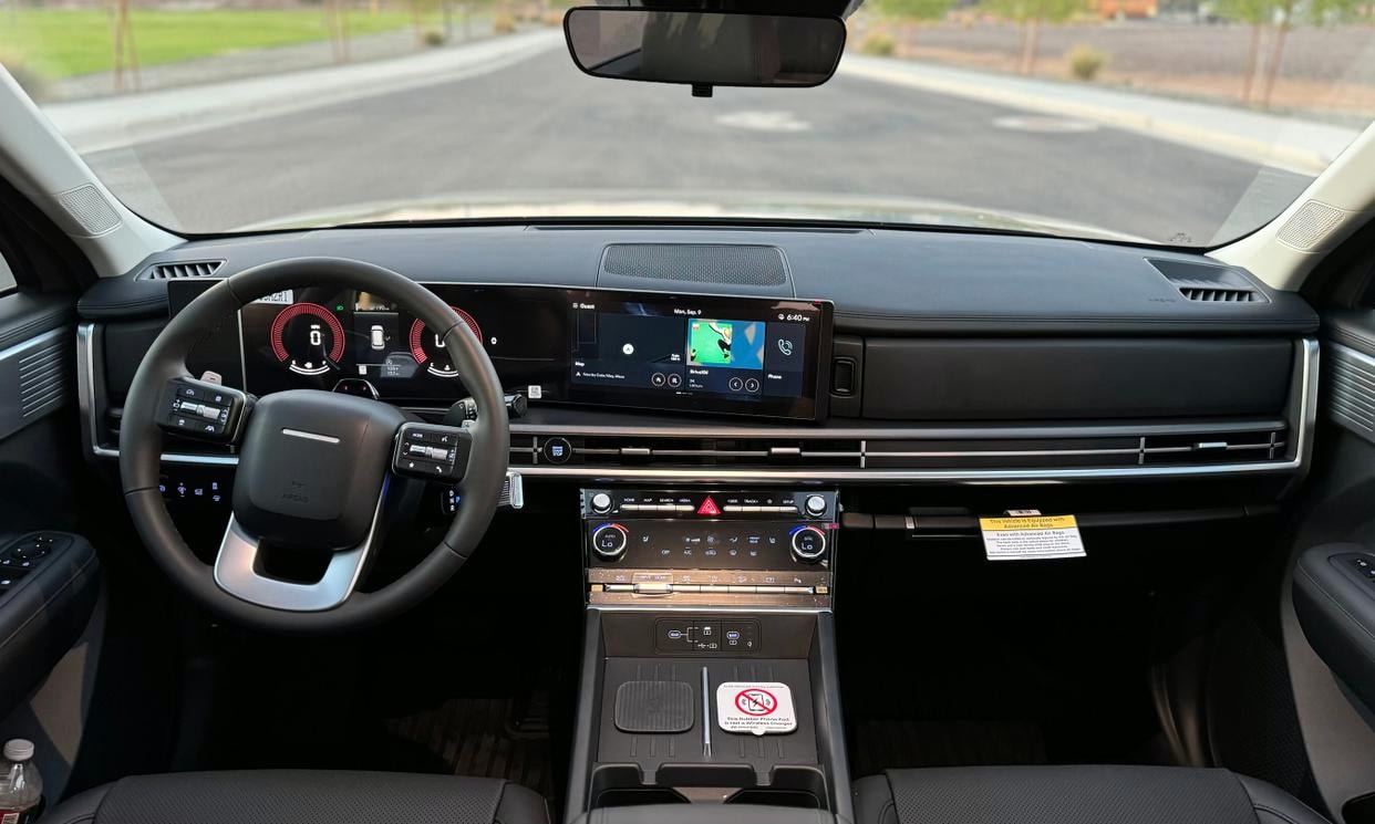Dashboard and driving controls of the gray Hyundai Santa Fe XRT