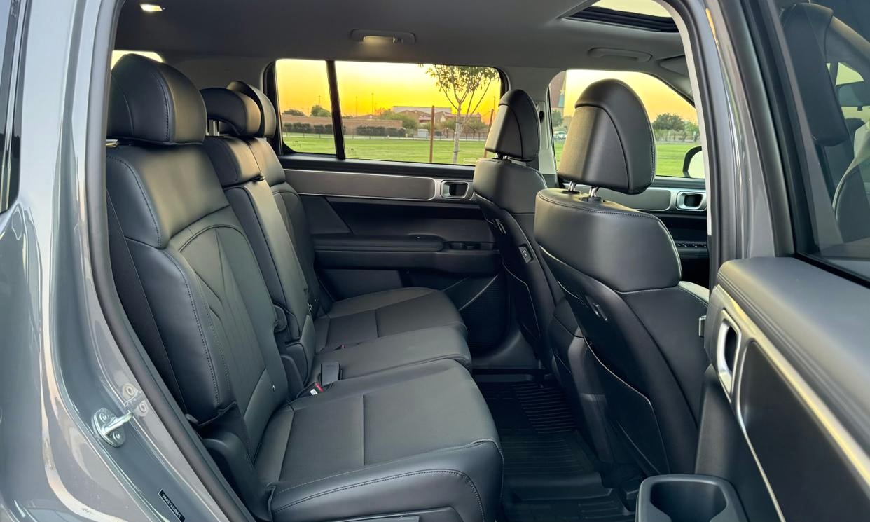 Passenger seating in the gray Hyundai Santa Fe XRT