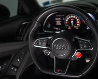 White Audi R8 V10 Performance, steering wheel and digital instrument display