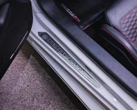 Lamborghini Huracan EVO Spyder — White, Huracan sill badge