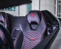 Lamborghini Huracan EVO Spyder — White, seats with red stitching