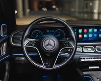 Mercedes-Maybach GLS 600 — White, cockpit