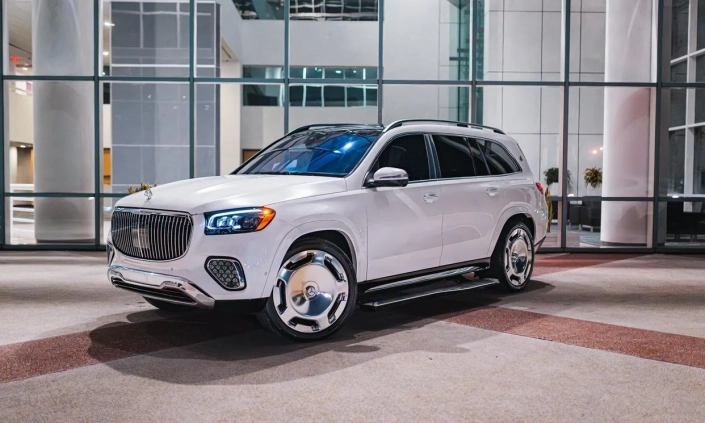 Mercedes-Maybach GLS 600 — White, front three-quarter view