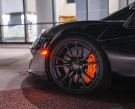 McLaren 570S Spider — Black, wheel detail