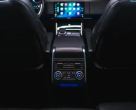 Land Rover Range Rover SE — White, rear cabin climate controls