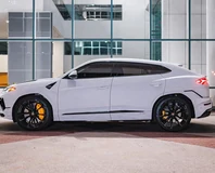 Lamborghini Urus — White, side profile